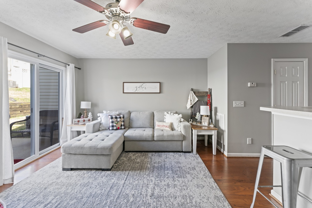 Exterior of 3297 Harpeth Springs Drive in Nashville